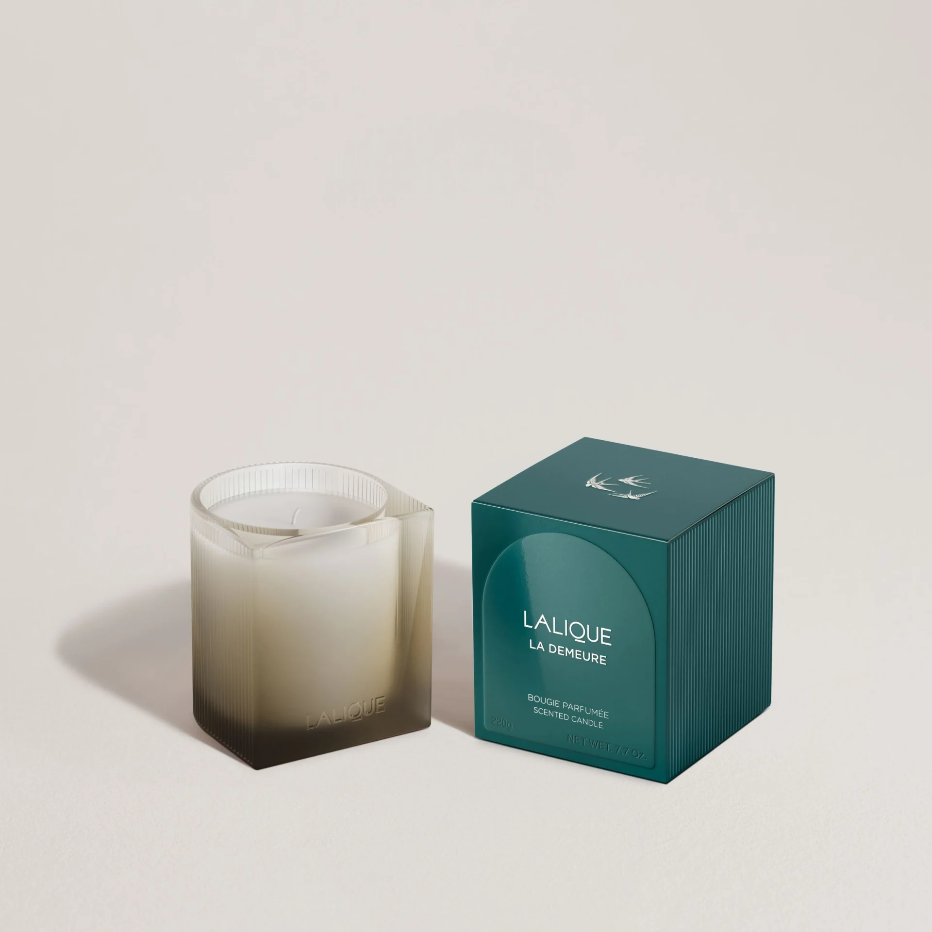 Lalique La Demeure Scented Candle 220g - Image 2