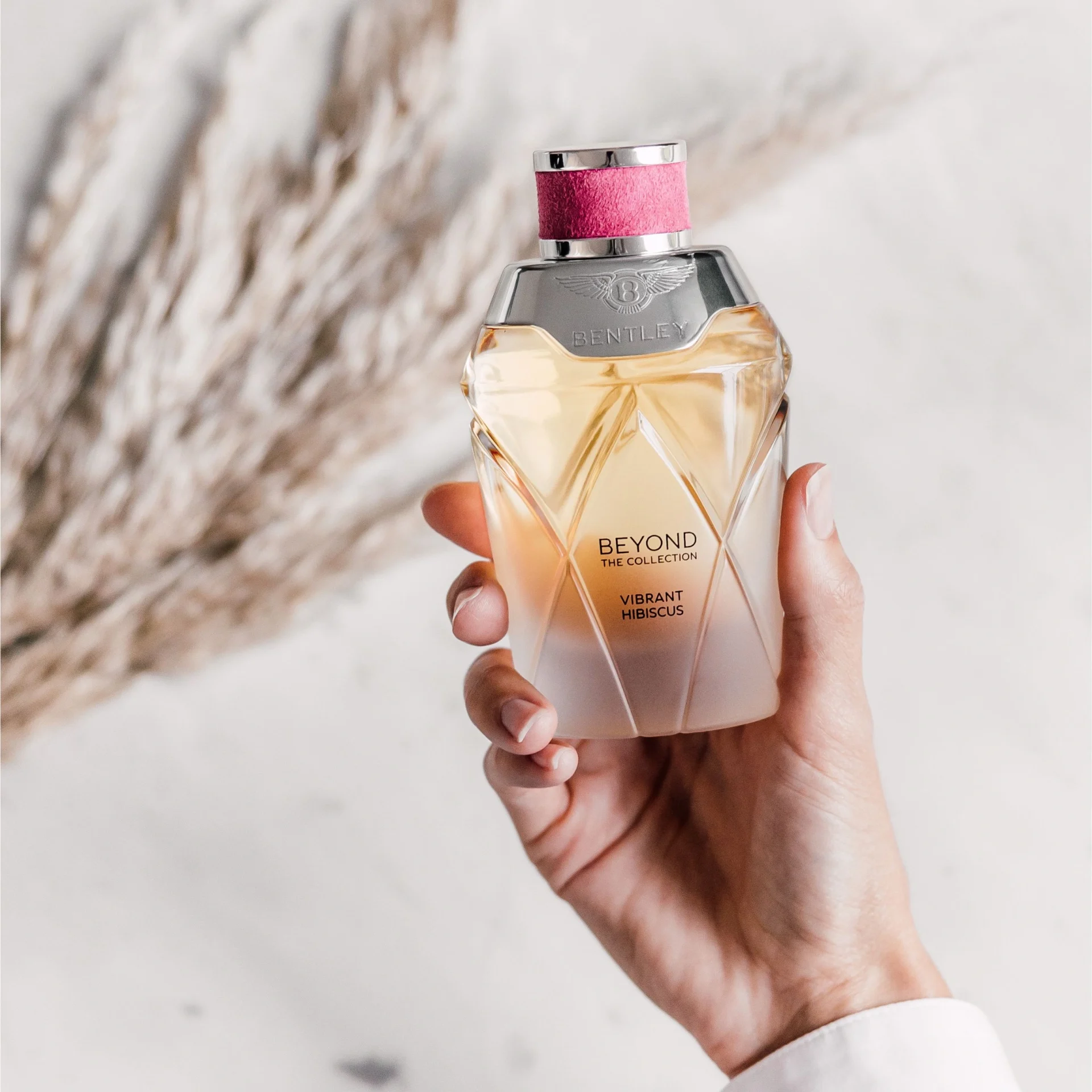 Bentley Beyond The Collection Vibrant Hibiscus Natural Spray 100ml Eau de Parfum - Image 3
